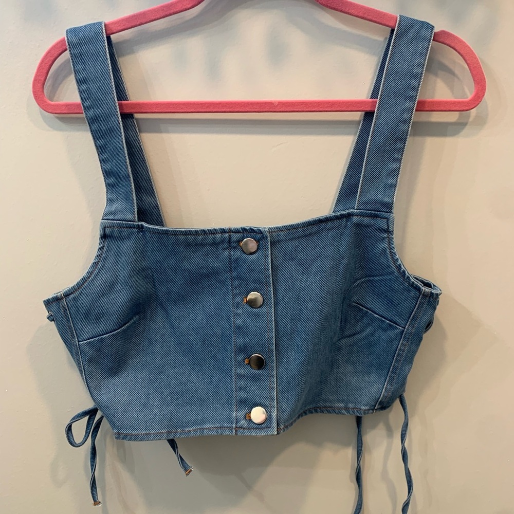 Denim Blvd denim button front cropped tank top with adjustable sides Sz L NWT